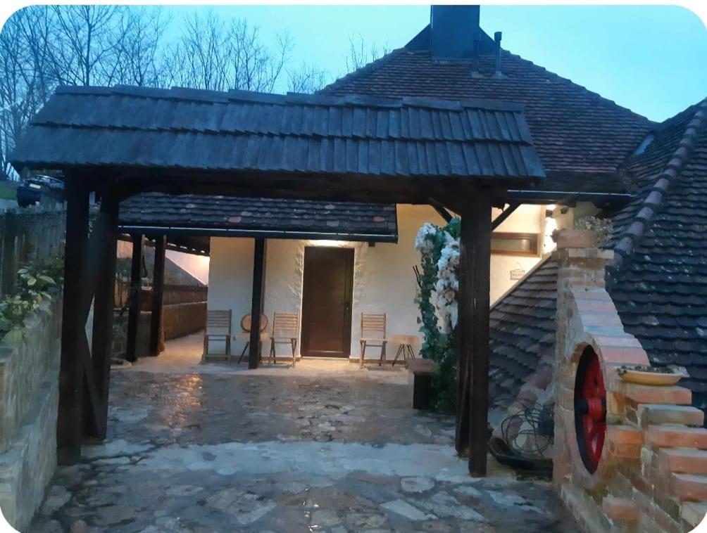 Konak Lecic Trsic Экстерьер фото