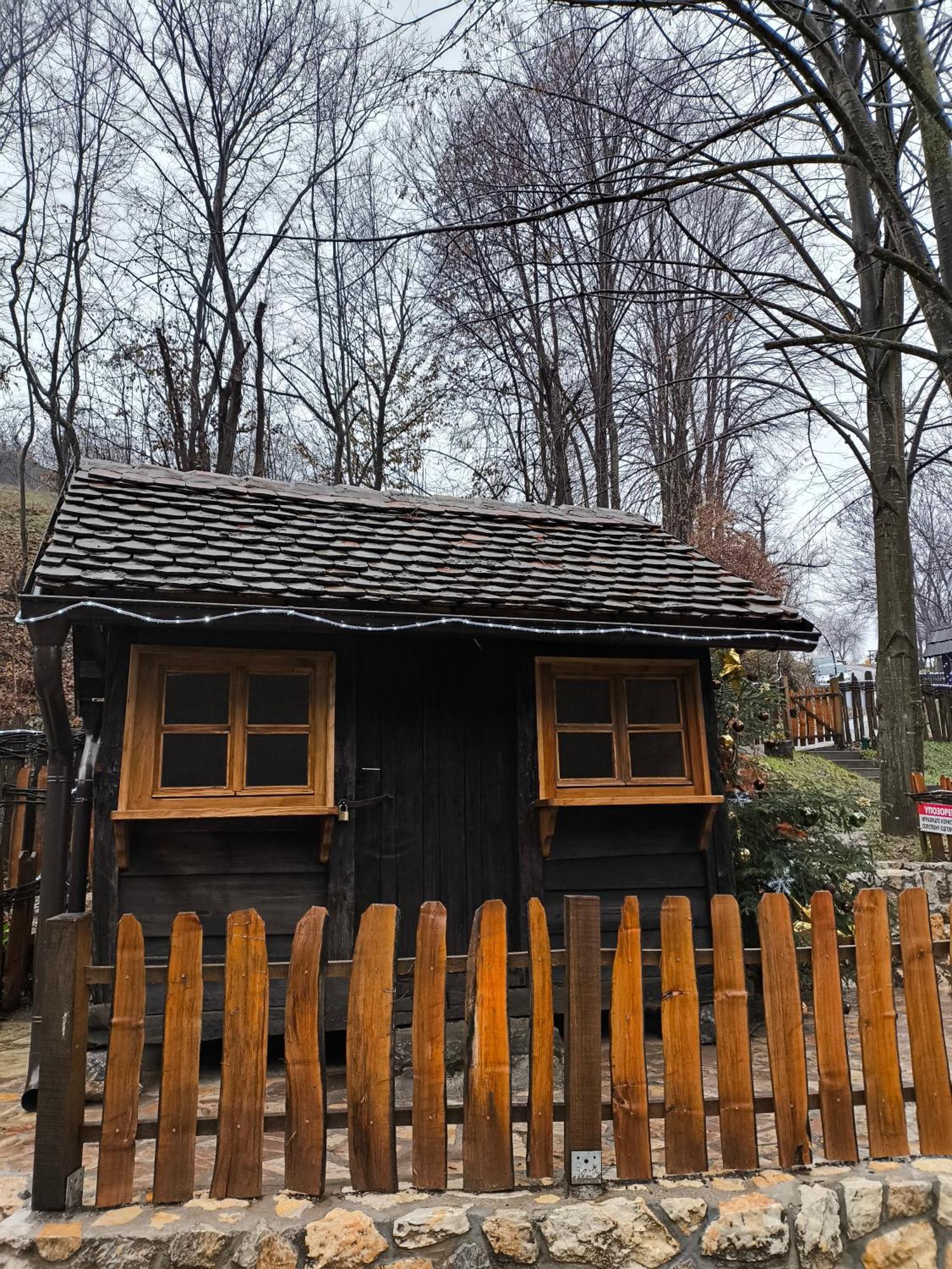 Konak Lecic Trsic Экстерьер фото