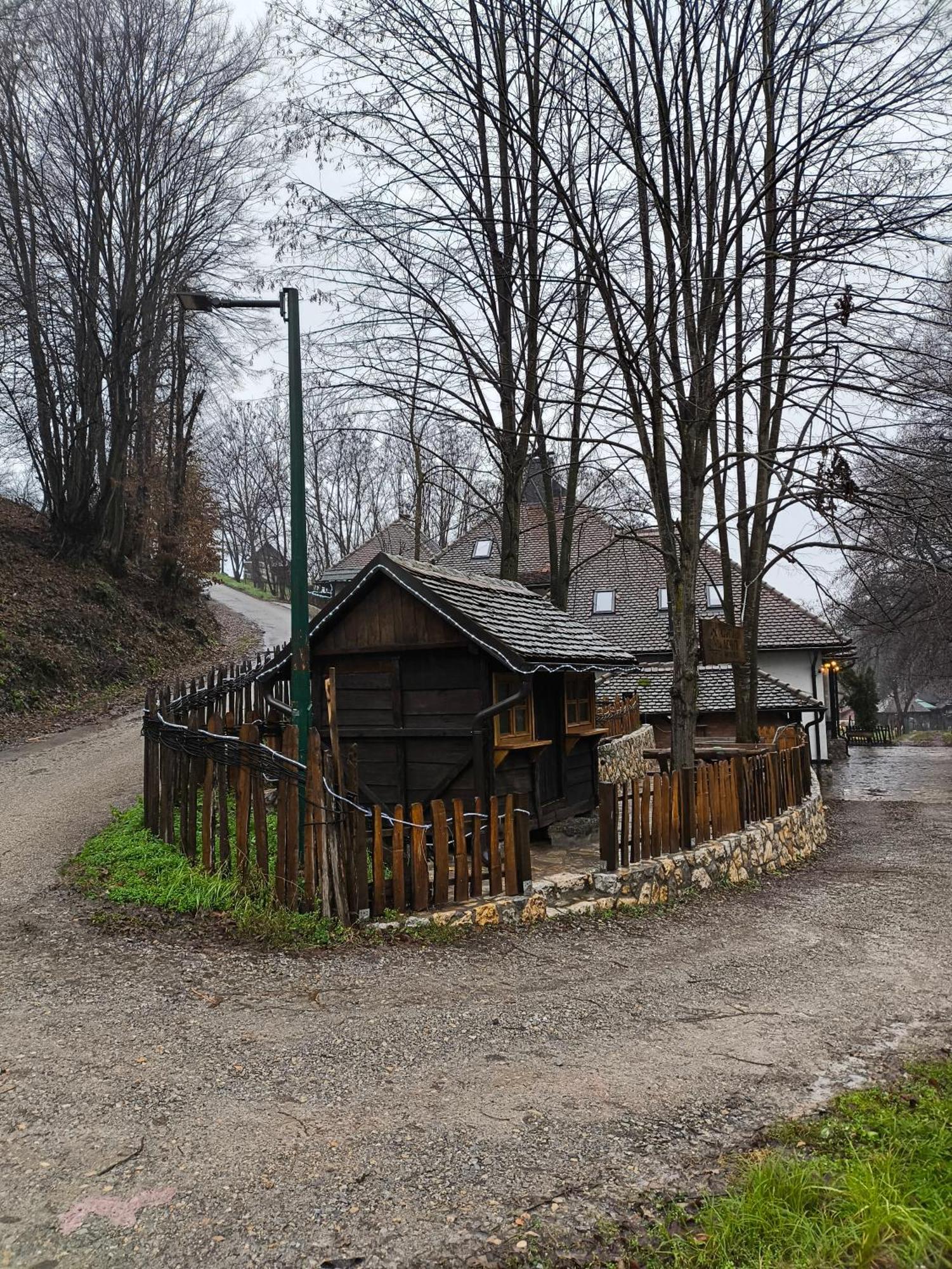 Konak Lecic Trsic Экстерьер фото